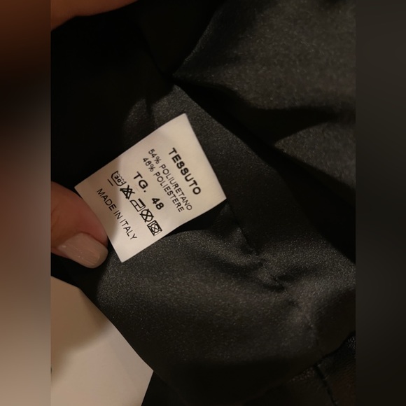 NWT Faux Leather cropped jacket made in Italy! Size 48 European - Picture 5 of 7